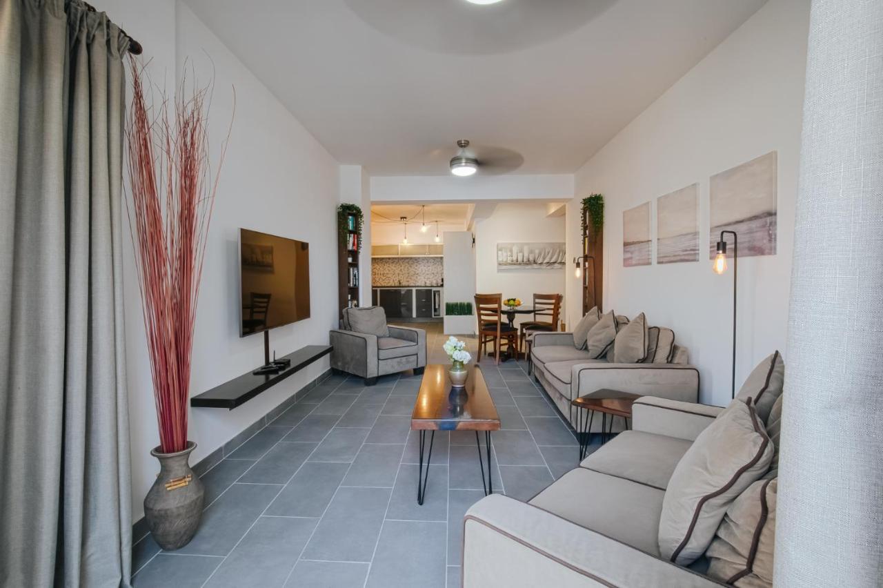 Lazaros Centre Apartment Ларнака Екстериор снимка