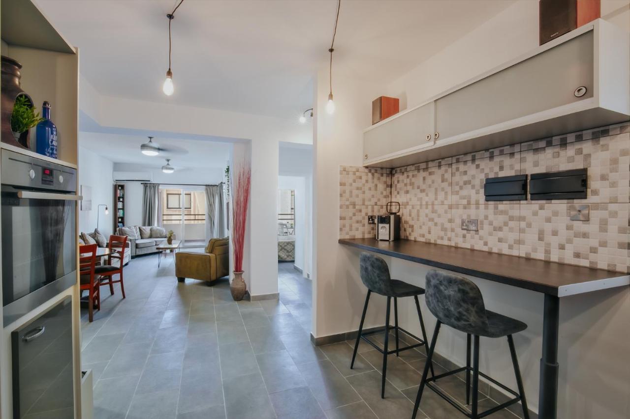 Lazaros Centre Apartment Ларнака Екстериор снимка